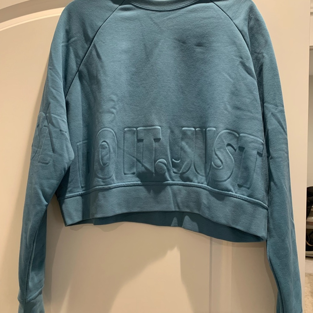 Nike Cropped Dri-Fit Crew Women’s Sweatshirt